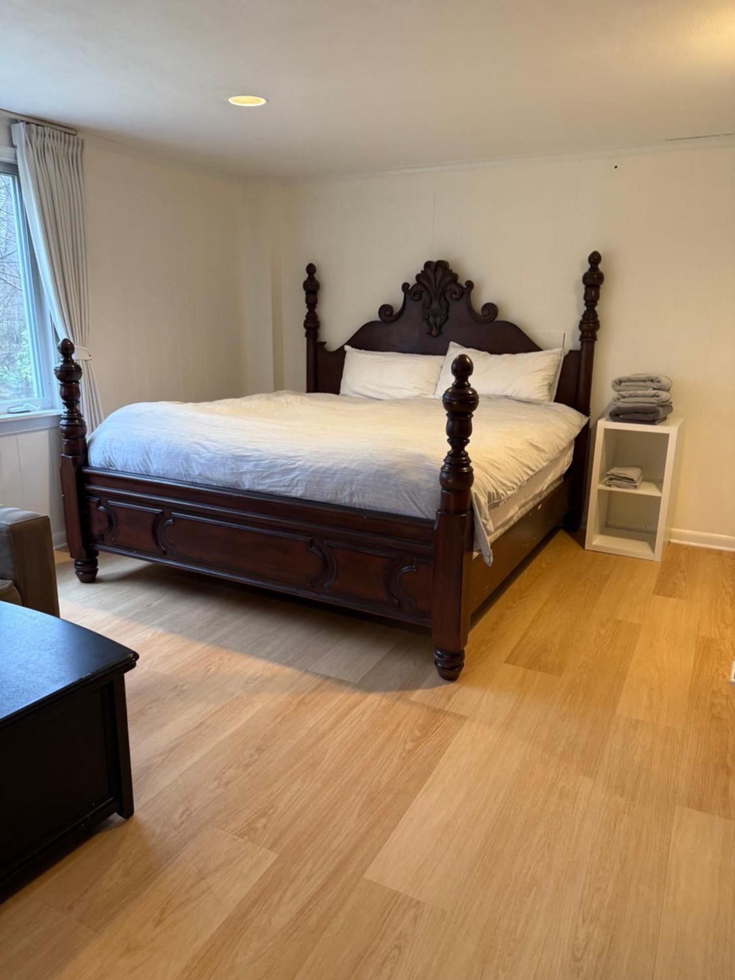 Private In Park House * Jenkintown